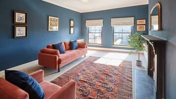 TV, fireplace, offices