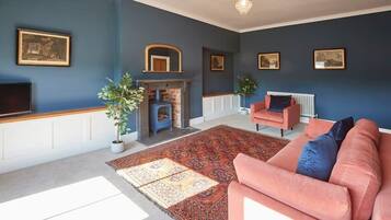 TV, fireplace, offices