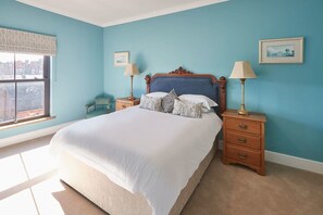 1 makuuhuone, työpöytä, Wi-Fi, vuodevaatteet