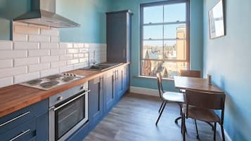 Fridge, microwave, coffee/tea maker, toaster