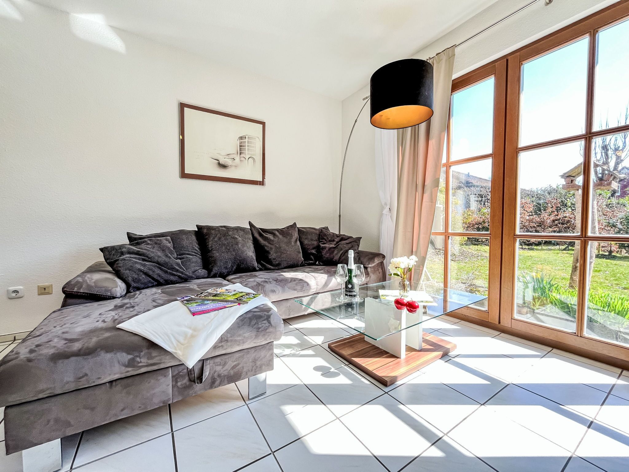 Télévision, cheminée, baby-foot