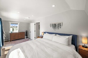2 chambres, bureau, Wi-Fi, literie fournie
