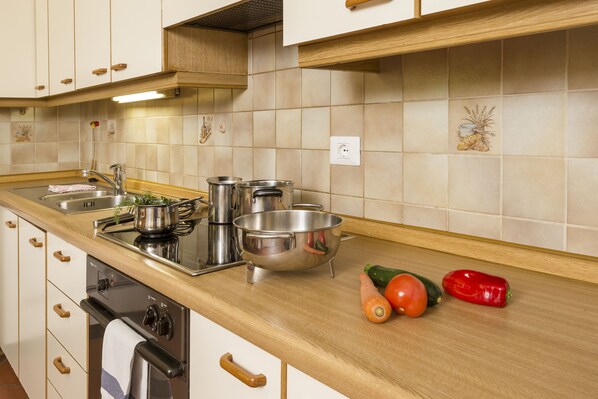 Coffee grinder, dining tables, kitchen islands