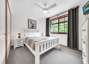 4 bedrooms, iron/ironing board