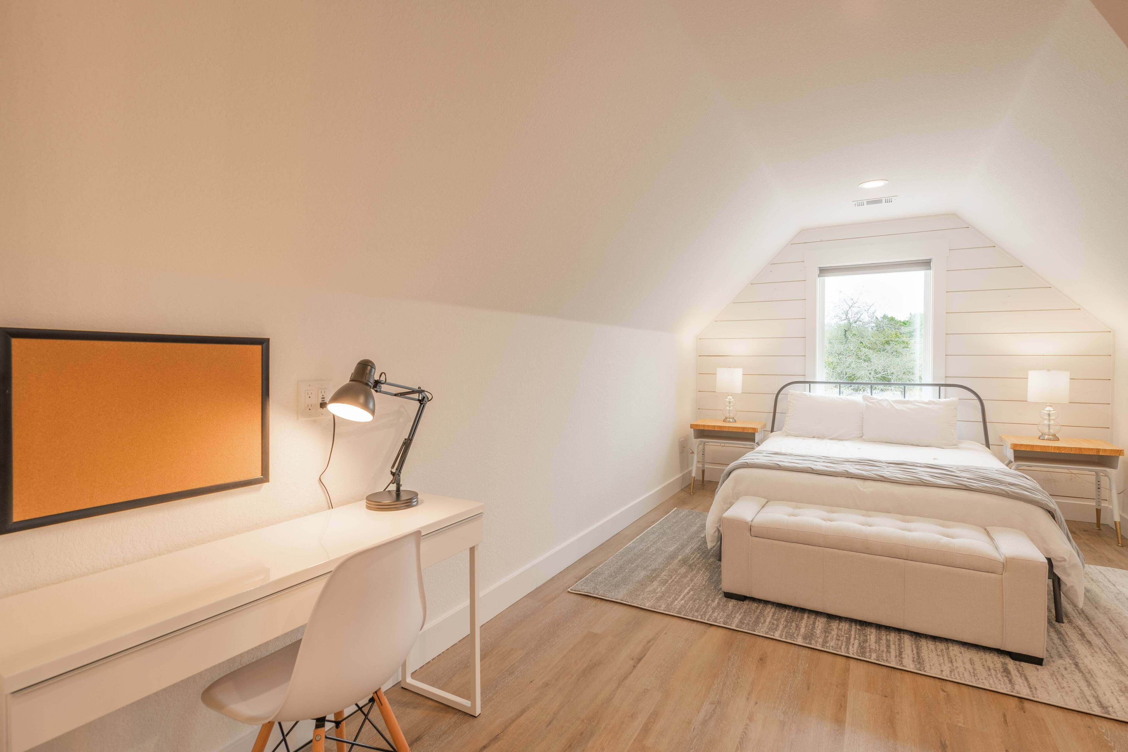 Scarlet Ridge Retreat | Near DT Austin, Wineries & More!