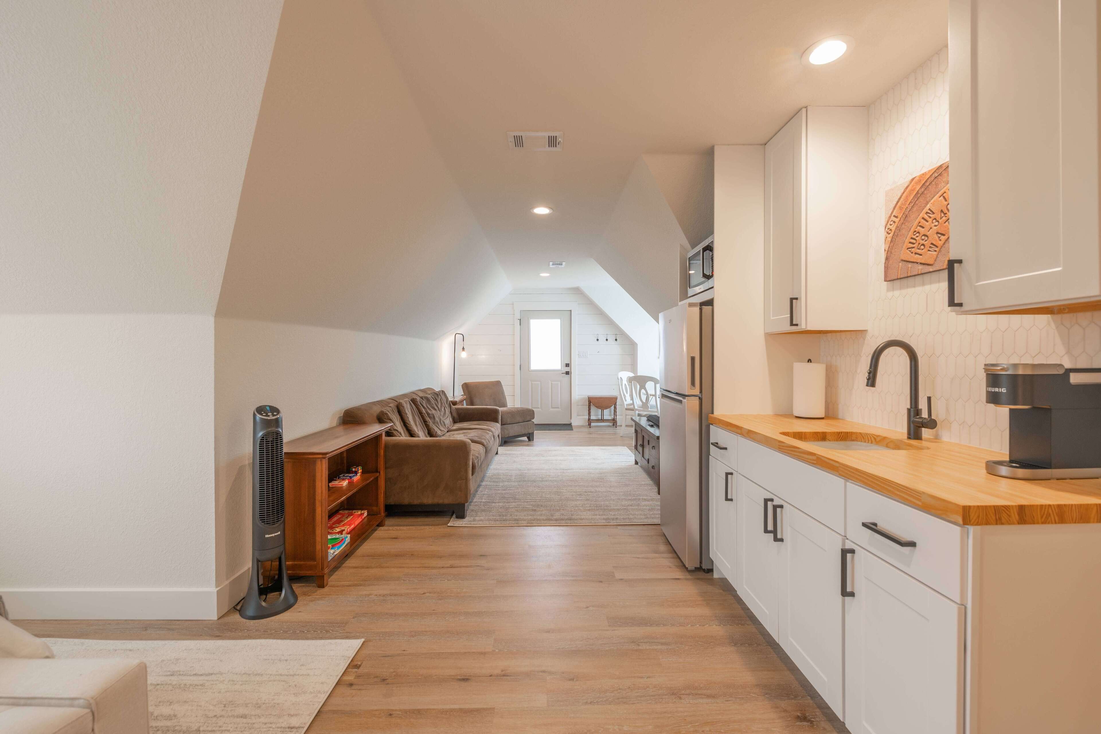 Scarlet Ridge Retreat | Near DT Austin, Wineries & More!