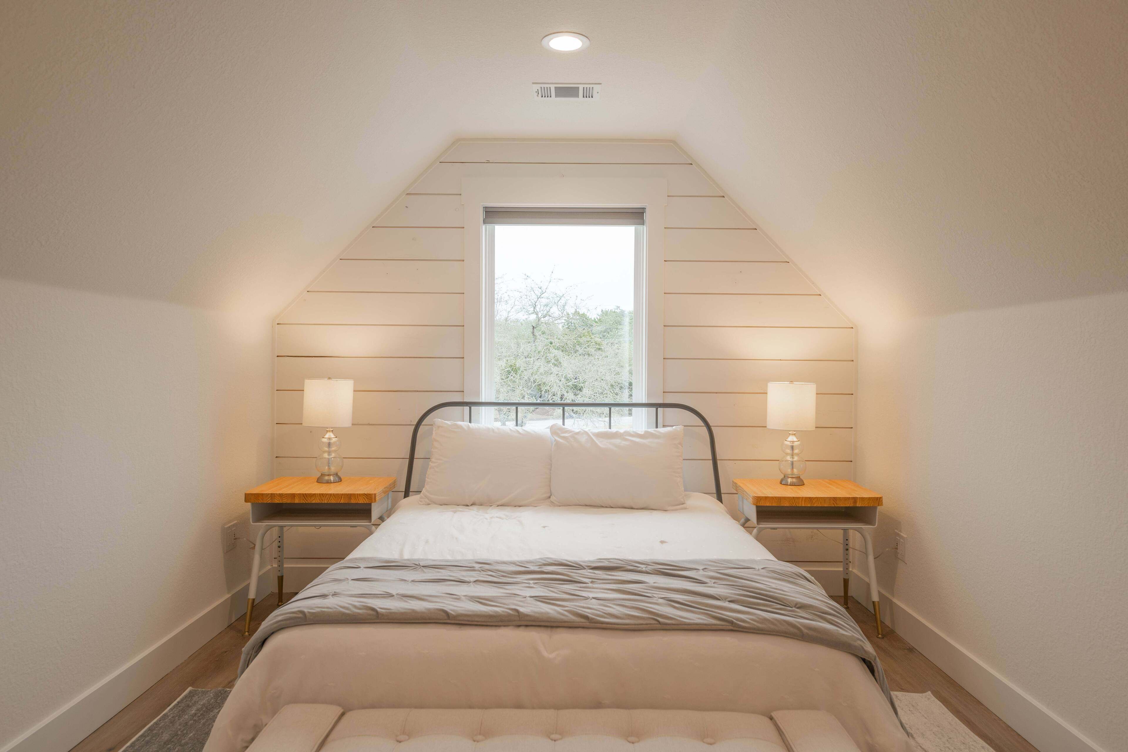 Scarlet Ridge Retreat | Near DT Austin, Wineries & More!