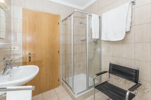Dusche, Bidet, Toilettenpapier