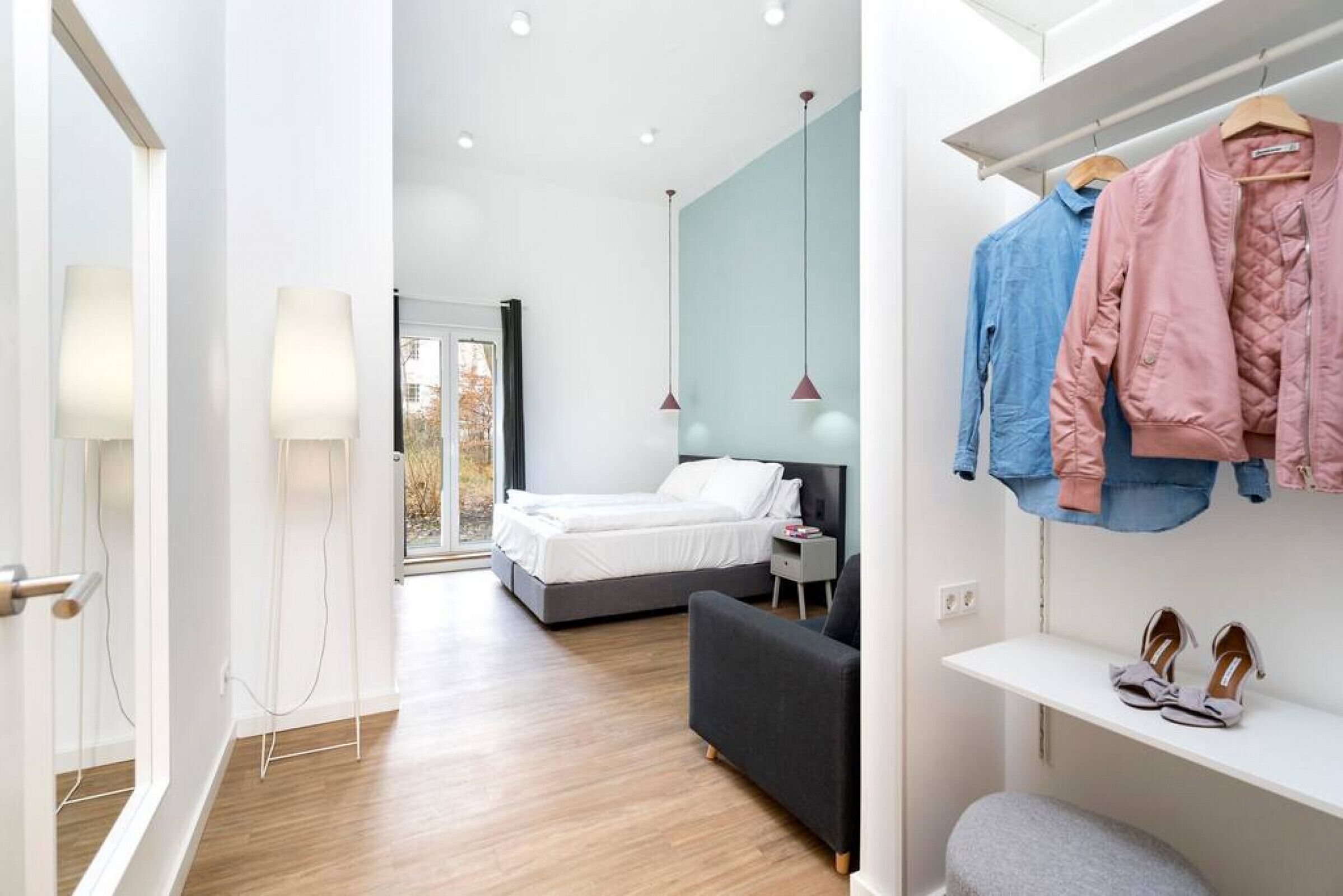 3 dormitoris, caixa forta a l'habitació i planxa i posts de planxar 