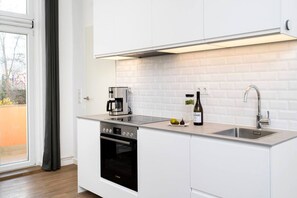 Kühlschrank, Ofen, Herdplatte, Geschirrspüler