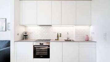 Køleskab, ovn, kogeplade, opvaskemaskine