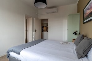 5 habitaciones, escritorio, tabla de planchar con plancha y wifi 