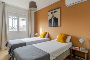 5 chambres, bureau, Wi-Fi, draps fournis