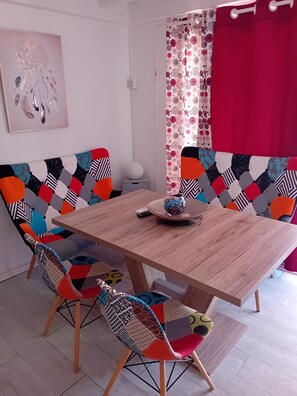 Dining - Comfortable vacation home, 5 minutes from the beach (le cap d'agde)
