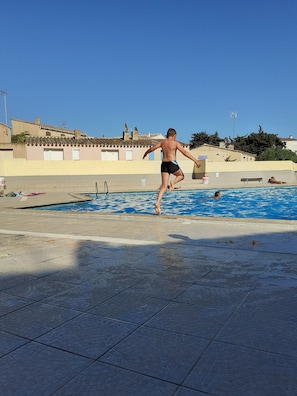 Outdoor pool - Comfortable vacation home, 5 minutes from the beach (le cap d'agde)