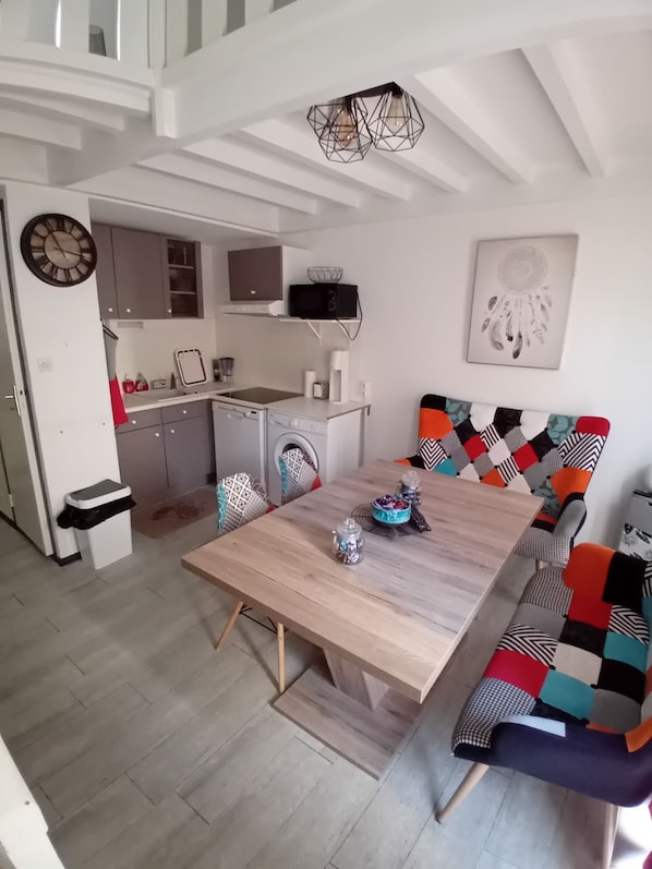 Dining - Comfortable vacation home, 5 minutes from the beach (le cap d'agde)
