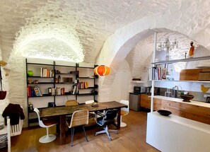 Apartment | Private kitchen | Fridge, oven, stovetop, coffee/tea maker - Beautiful Garden Apartment in Cisternino (Cisternino)