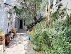 Apartment | Garden