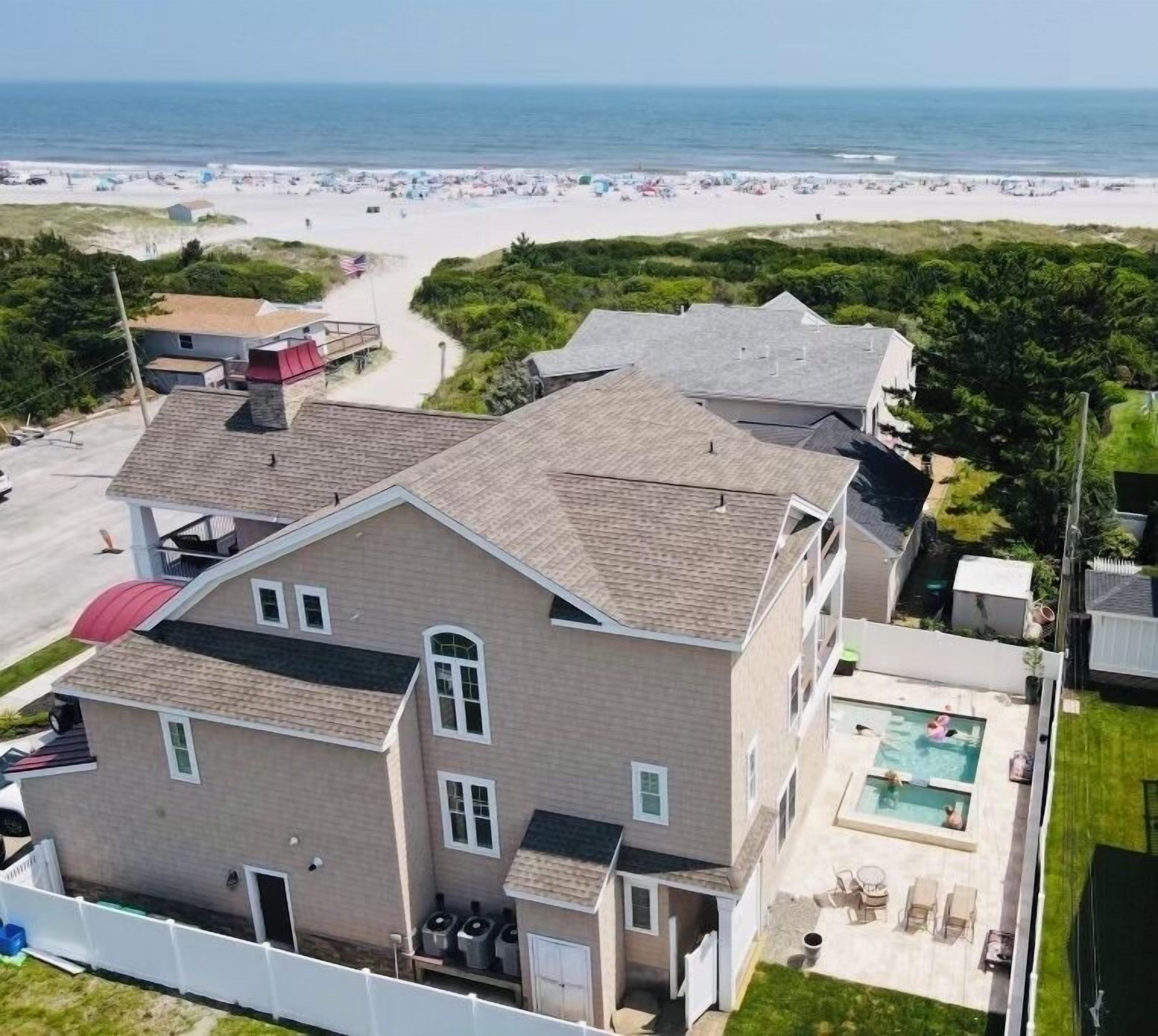 Luxury Beach Front Estate With Pool & Hot Tub Sleeps 16 