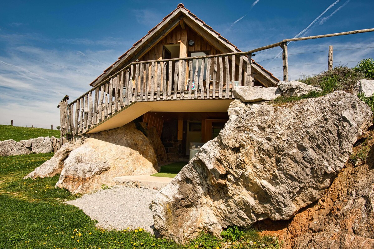 Cottage | 2 bedrooms, bed sheets