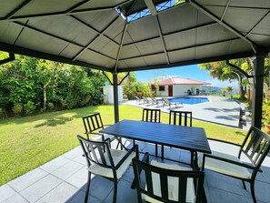 Outdoor dining - Peaceful Tranquility overlooking the Jungle and Sea (san jose province)