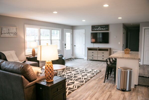 Smart TV - Hillside Hideaway (Oliver Springs)