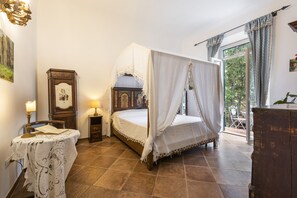 City Apartment | 3 bedrooms, premium bedding, down duvets, individually furnished - Marimat by Mmega (Florence)