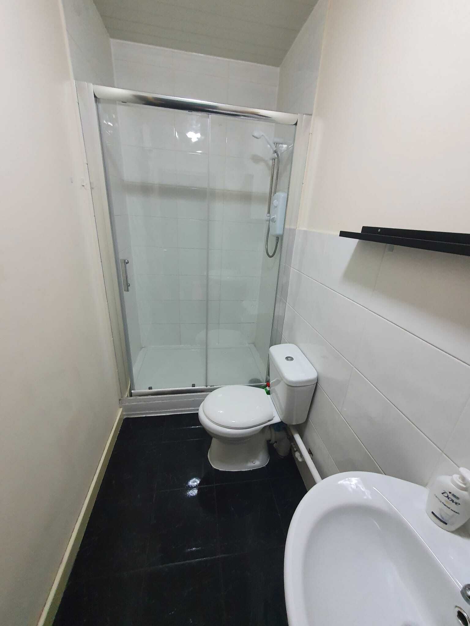 Salford Ark Comfort Stays Near Trafford Centre