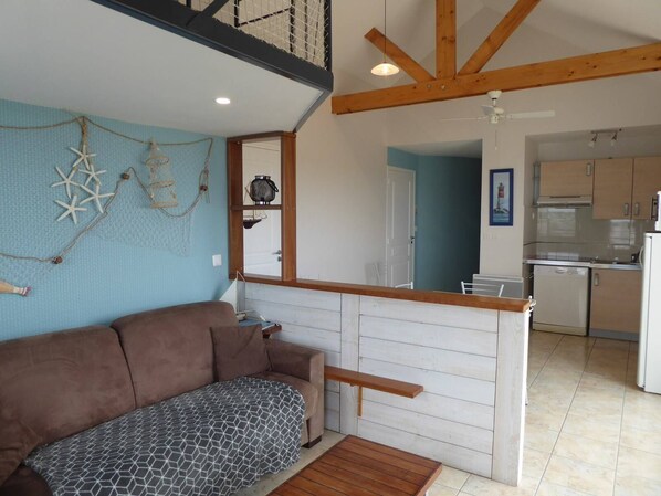 TV - Apartment for 4 sea view near Crouesty port (ARZON)