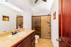 Douche, savon, papier toilette