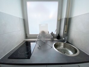 Deluxe-Studio, 2 Einzelbetten, Balkon | Eigene Küche | Kühlschrank, Mikrowelle, Herdplatte, Toaster