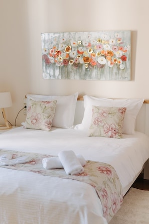 2 Schlafzimmer, Schreibtisch, Bügeleisen/Bügelbrett, WLAN