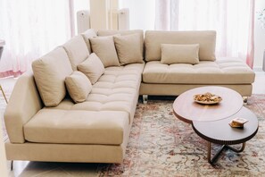 TV - Best House, Psila Alonia Square Luxury, Patra (Patra)