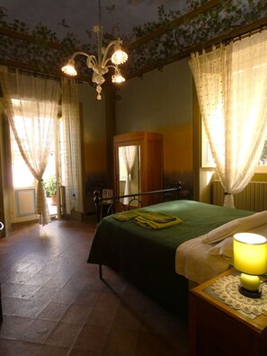 4 soverom, wi-fi (inkludert) og sengetøy