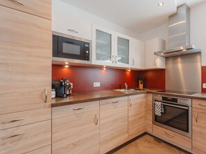 Kühlschrank, Mikrowelle, Ofen, Geschirrspüler