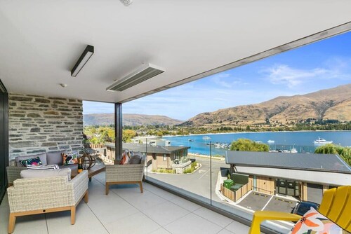 Luxury Lake View Summ