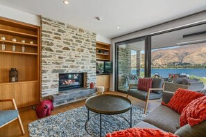 TV, fireplace, offices