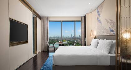 HUALUXE Shanghai Changfeng Park by IHG