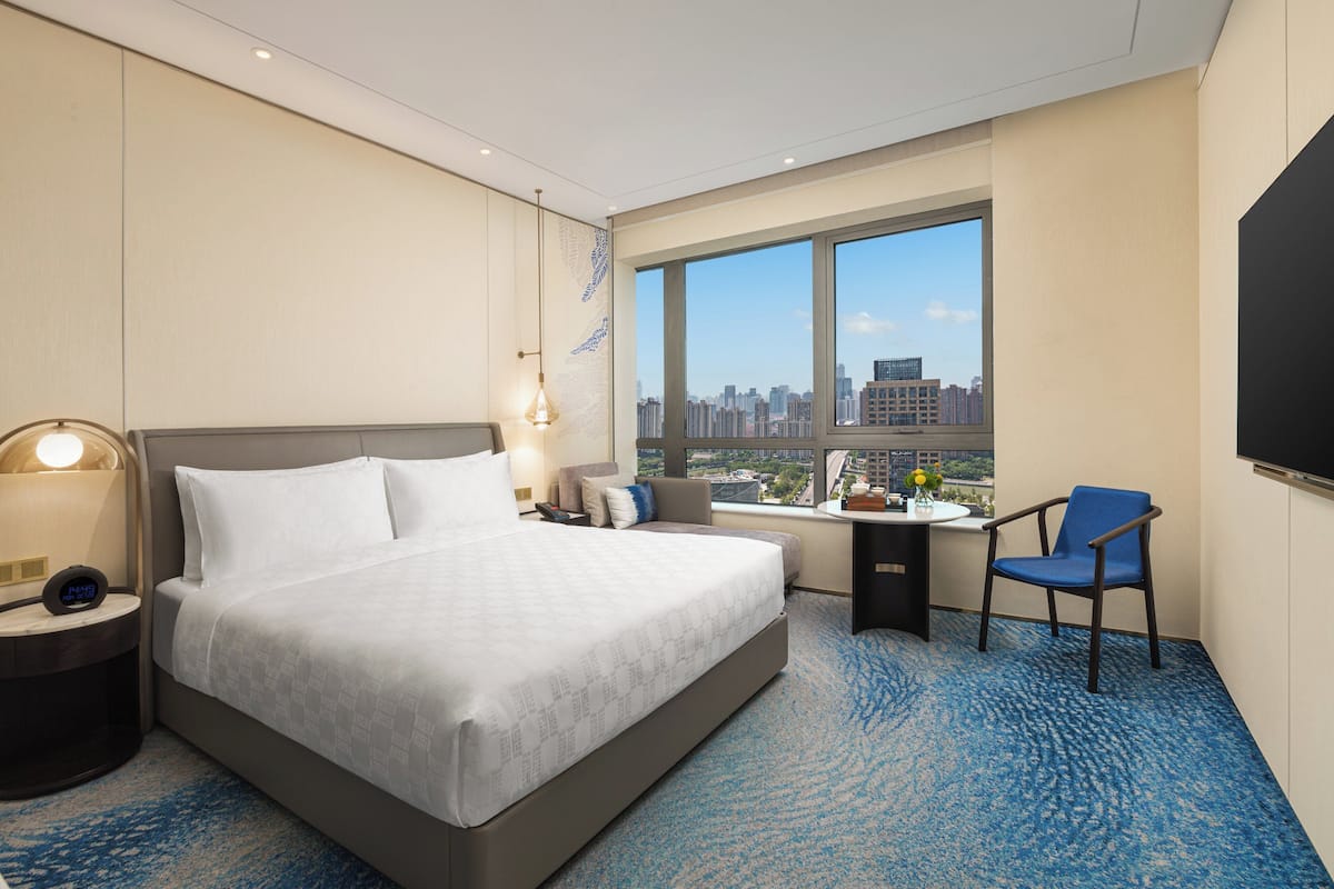 1 bedroom, premium bedding, down comforters, pillowtop beds