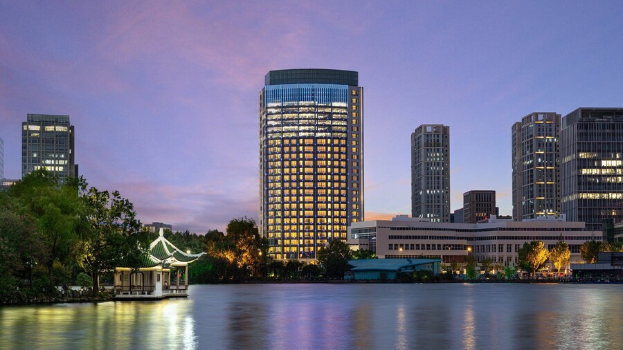 HUALUXE Shanghai Changfeng Park by IHG