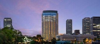 HUALUXE Shanghai Changfeng Park by IHG