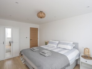 Cottage | 3 bedrooms, individually decorated, individually furnished, free WiFi