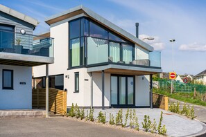 Exterior - Ty Mor (Criccieth)