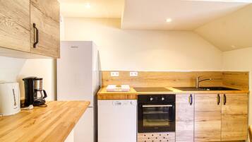 Réfrigérateur, micro-ondes, four, lave-vaisselle