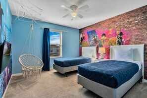 7 bedrooms, desk, iron/ironing board, travel crib