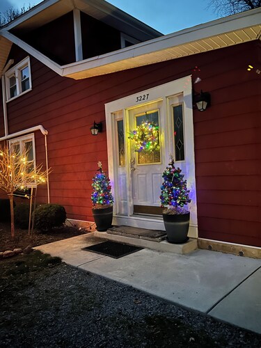  “The Red House”  Family friendly vacation home close to beach and lake access.