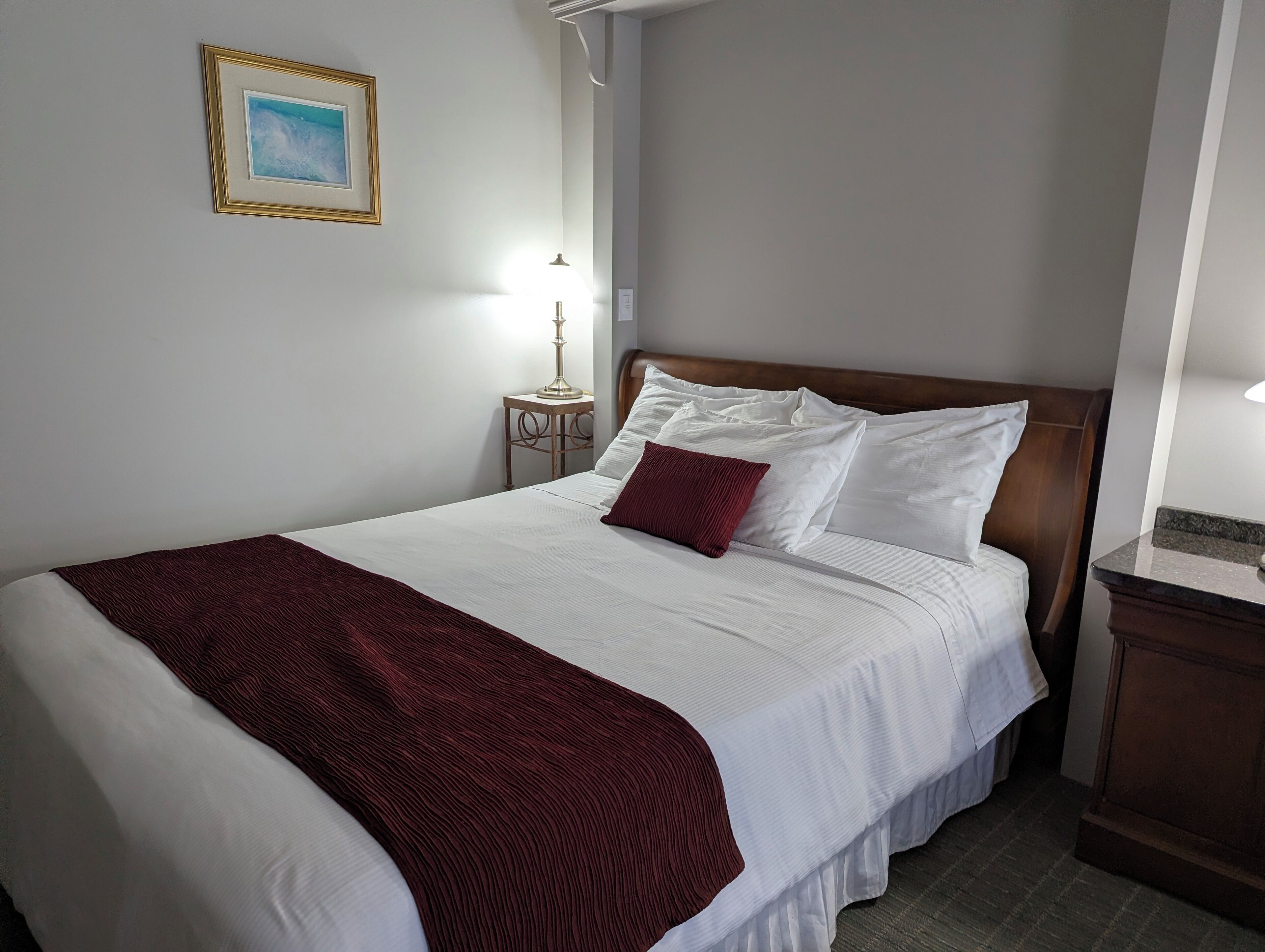 Literie hypoallergénique, couette en duvet d'oie, rideaux occultants