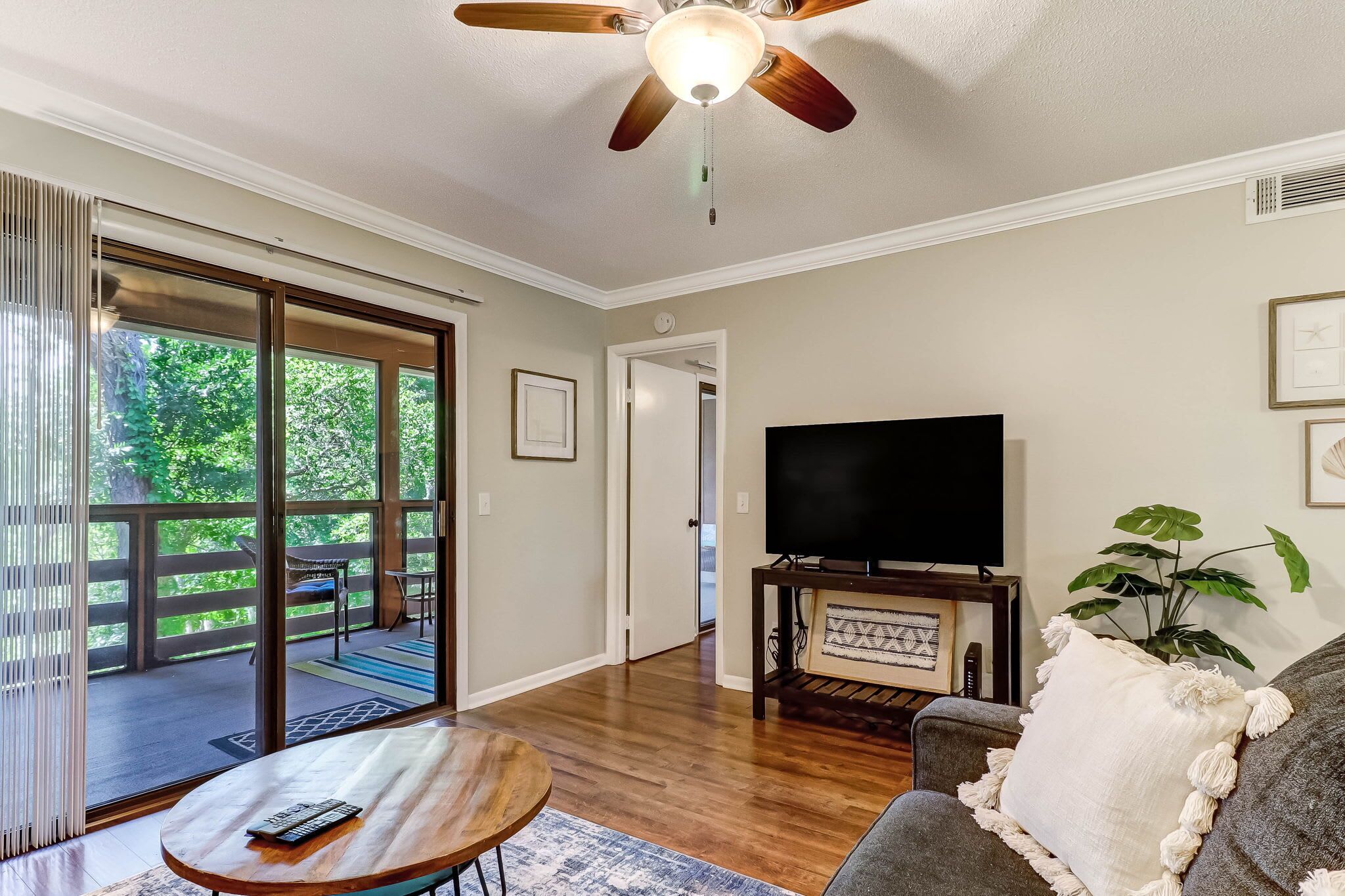 Amelia Hideaway 2/2 Condo by Guest Cottage