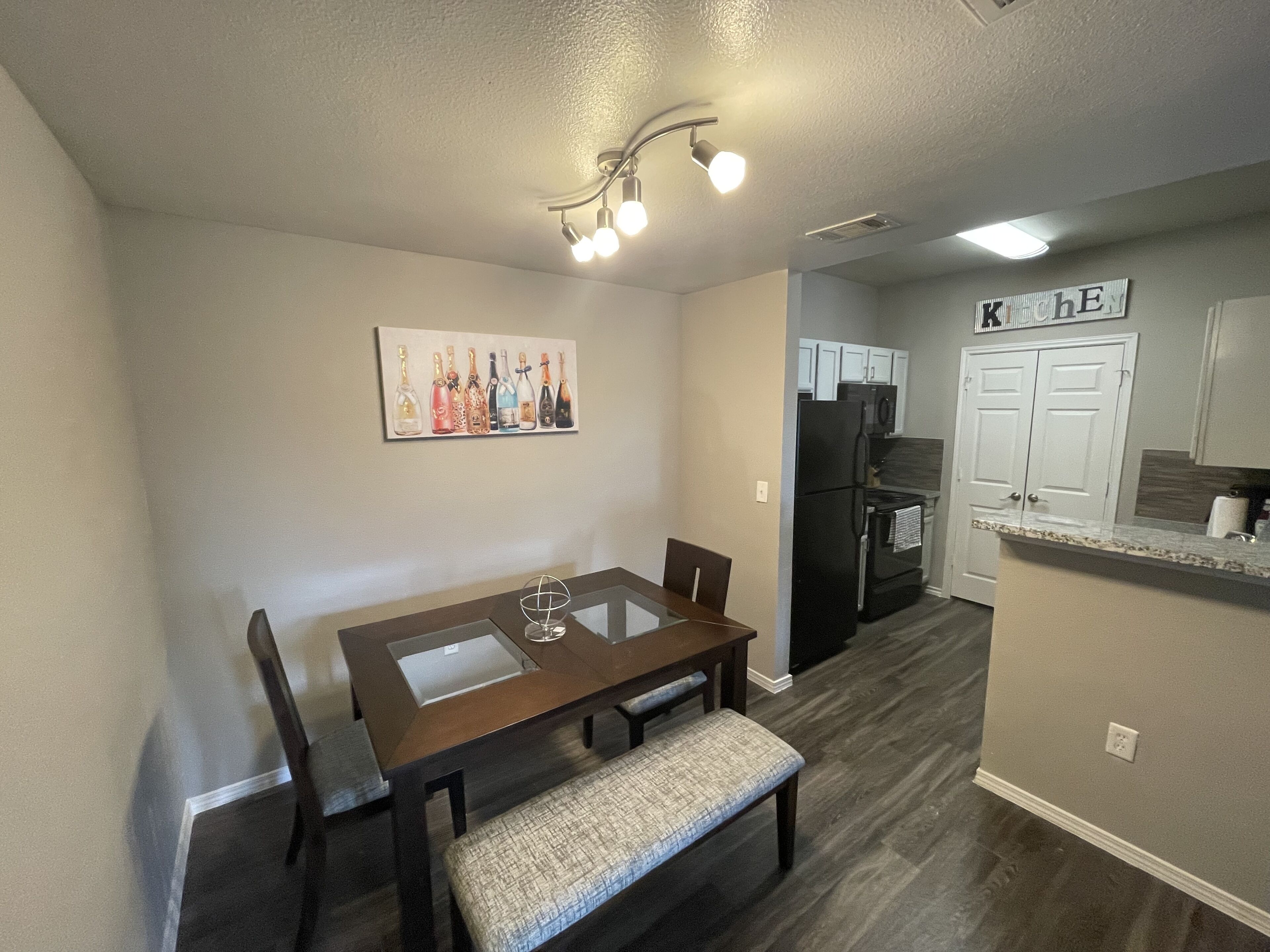 Lovely Spacious 1 Bedroom Apartment NORTH HOUSTON