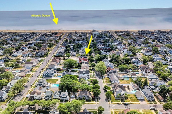 Nära stranden och vit sandstrand